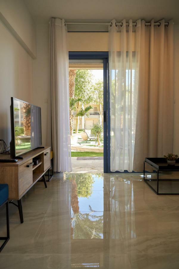 Апартаменты דירת גן פונה לבריכה - Pool Garden View Эйлат Экстерьер фото